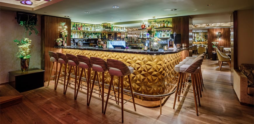 RP221_stkp_nikkei_nine_slider2