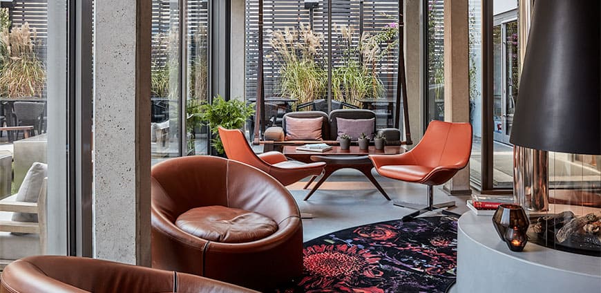 sir-savigny-04-slider