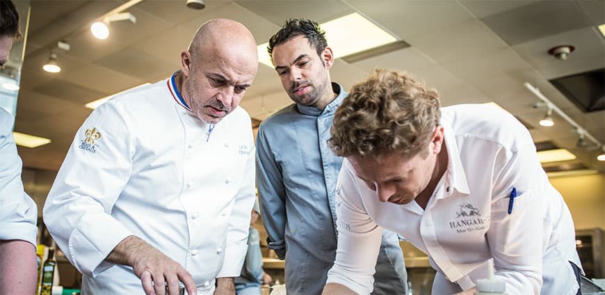 rp236-hangar7-slider8