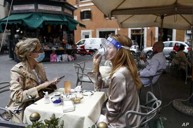 maske-italien-cafe