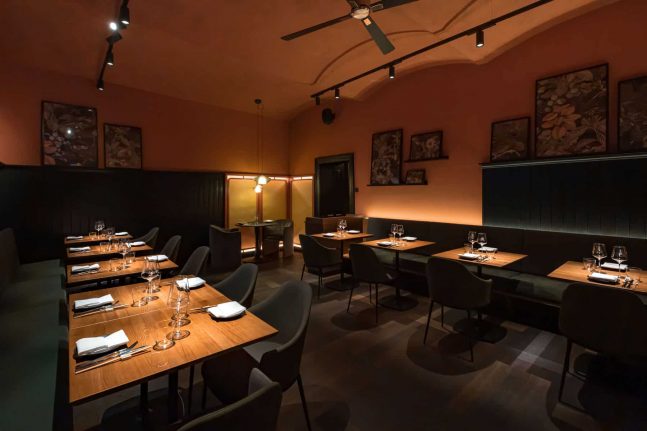 DiningRuhm-1_1800px-e1645532245208