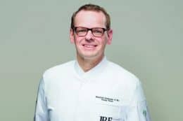 JRE_Wolter_JRE_20191014_4194_CMYK-scaled-e1646930117388-260x173