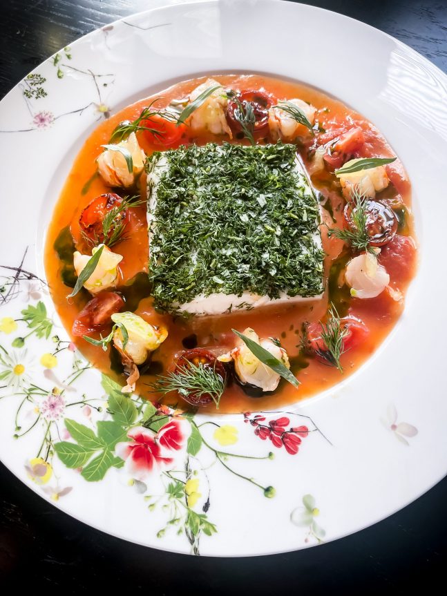 Turbot-de-Tonkin.-Steamed-turbot-red-prawns-tomato-sugo-dill-thai-basilikum-estragon-cherry-tomatoes-dill-oil_c_The-Duc-Ngo-scaled-e1651222661312