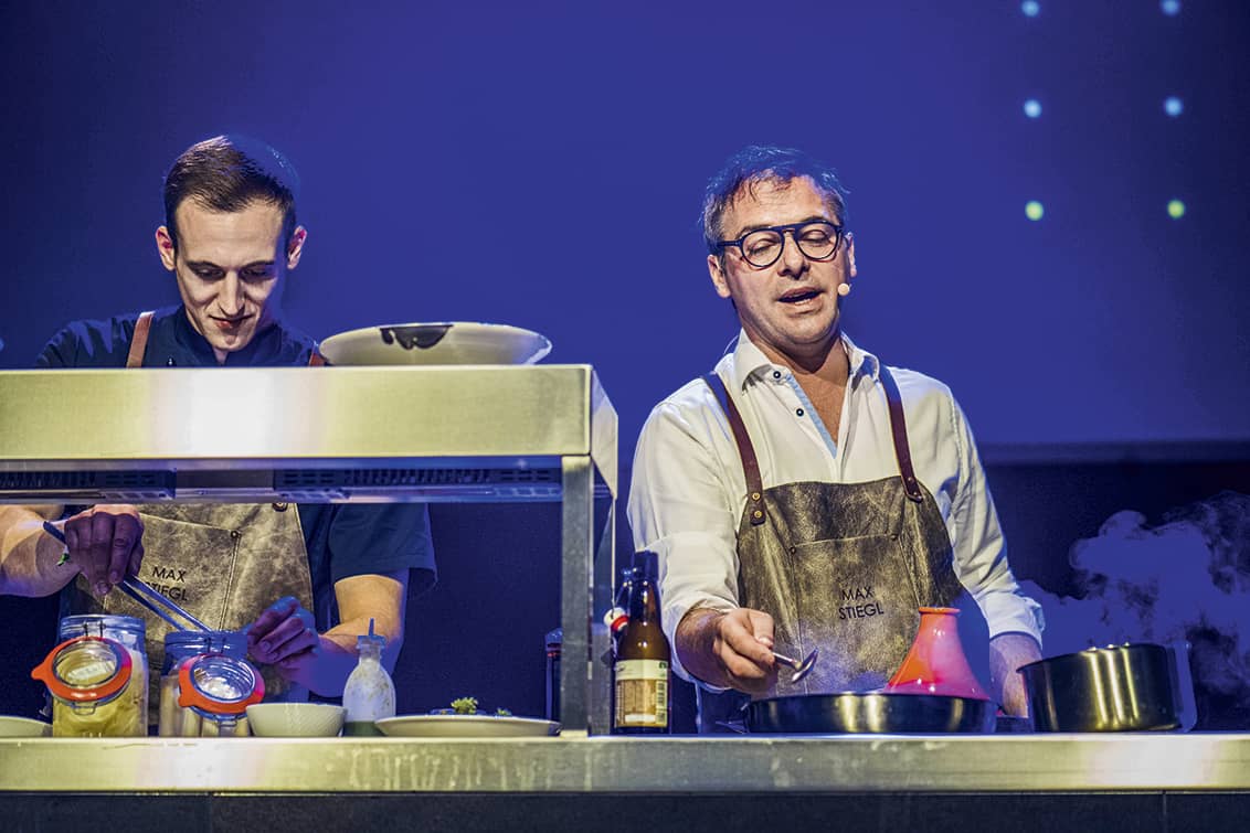 ROLLING PIN.CONVENTION