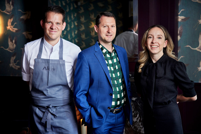 Alois_Dallmayr-Fine-Dining_Fuehrungsteam_Max-Natmessnig-Julien-Morlat-und-Bekah-Roberts-Natmessnig