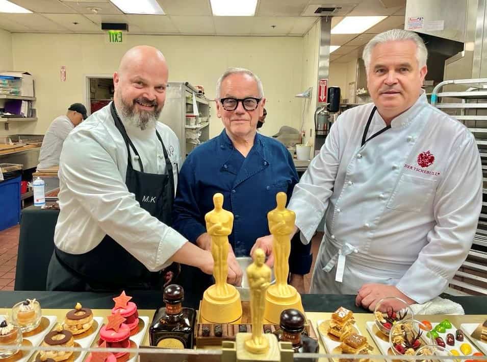 Oscars2023_32_MikeKoeberl_WolfgangPuck_HannesTschemernjak-1