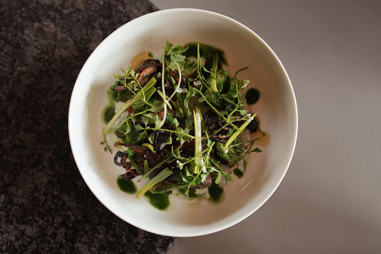 achromaticphotography-3_Am_Pfarrhof_Speisen