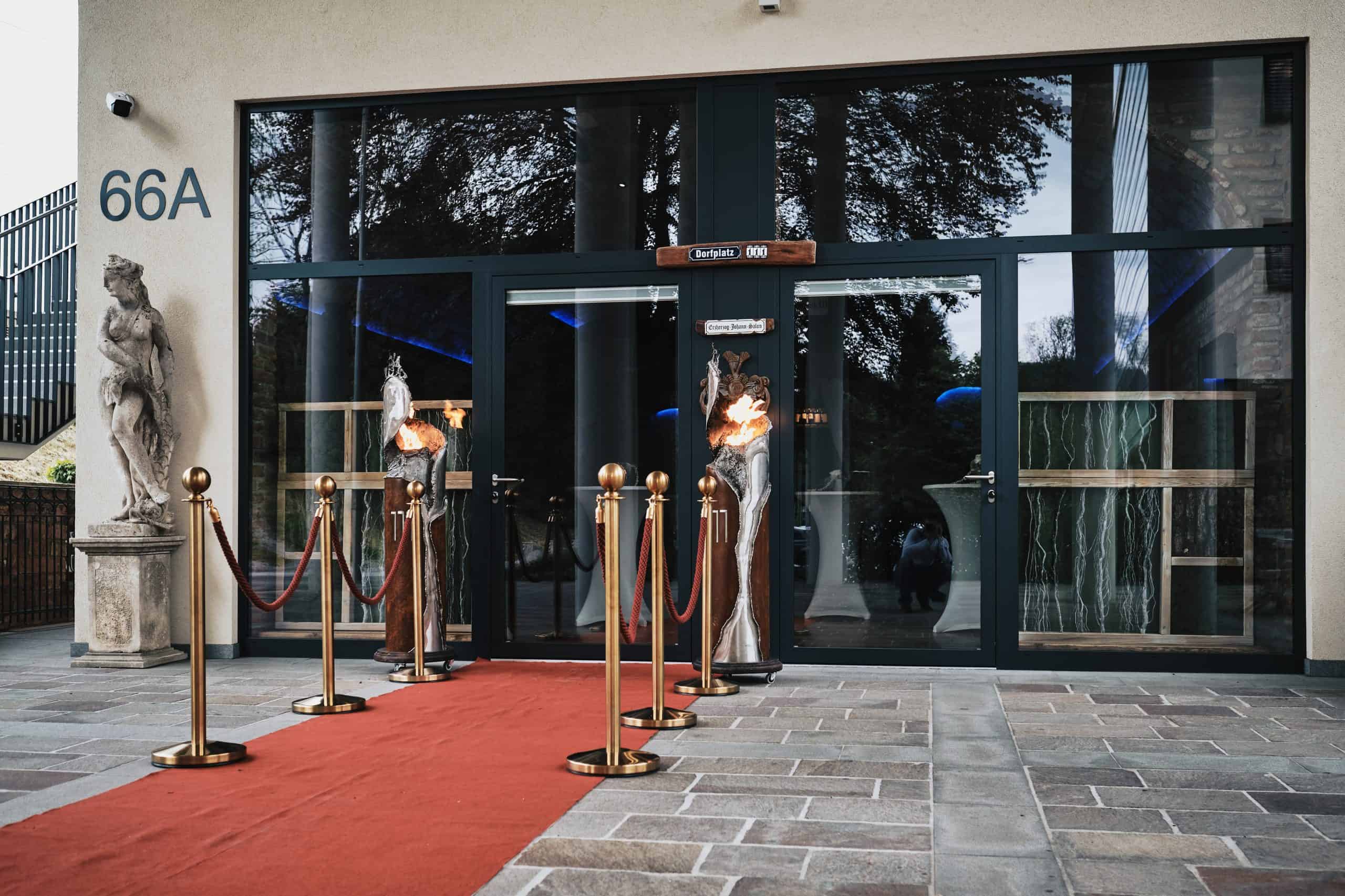 EJ-Salon-Eingang-c-Gröbl-Gruppe-scaled