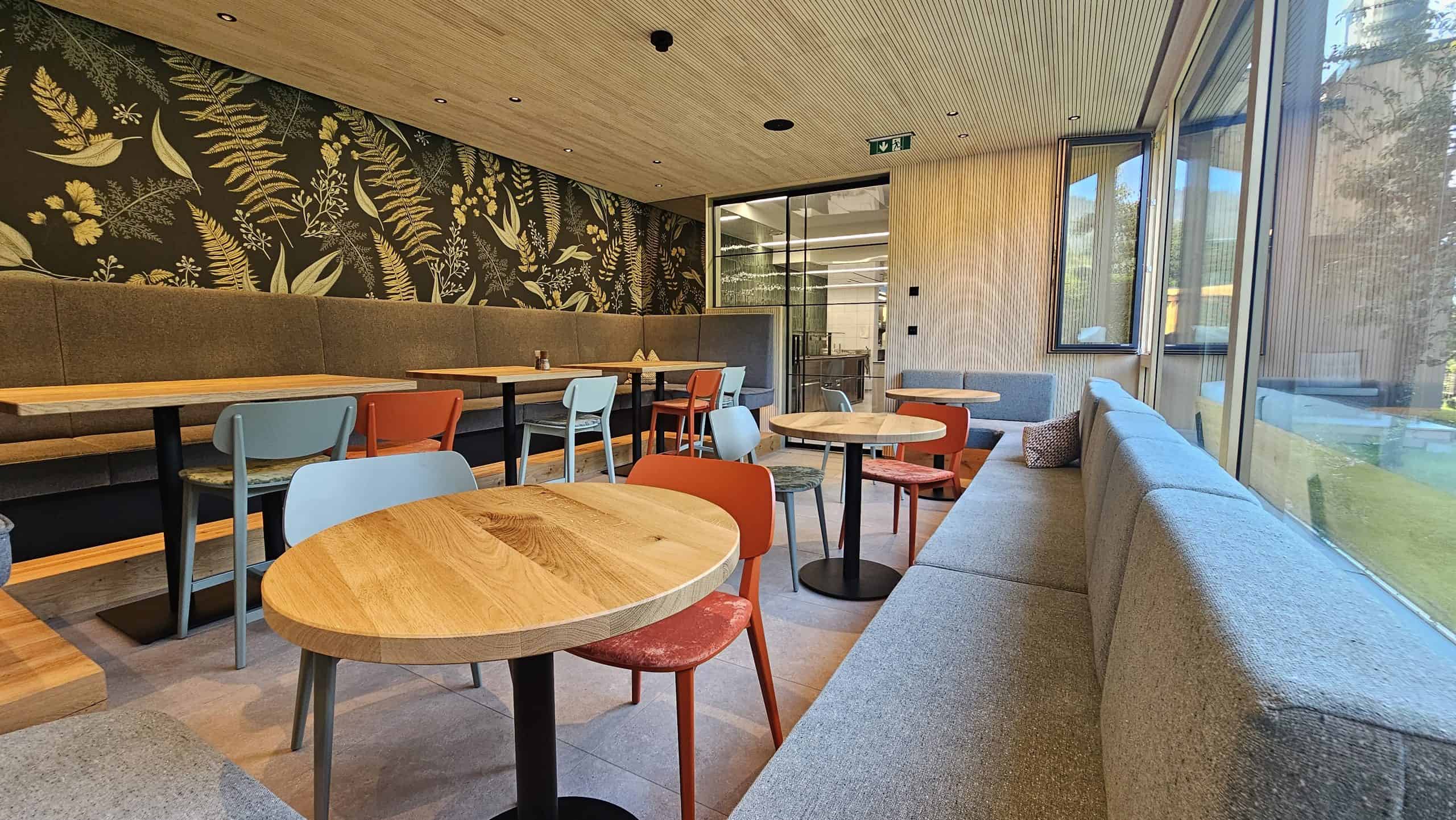 Mitarbeiter_Bistro@biohotelrupertus01-scaled