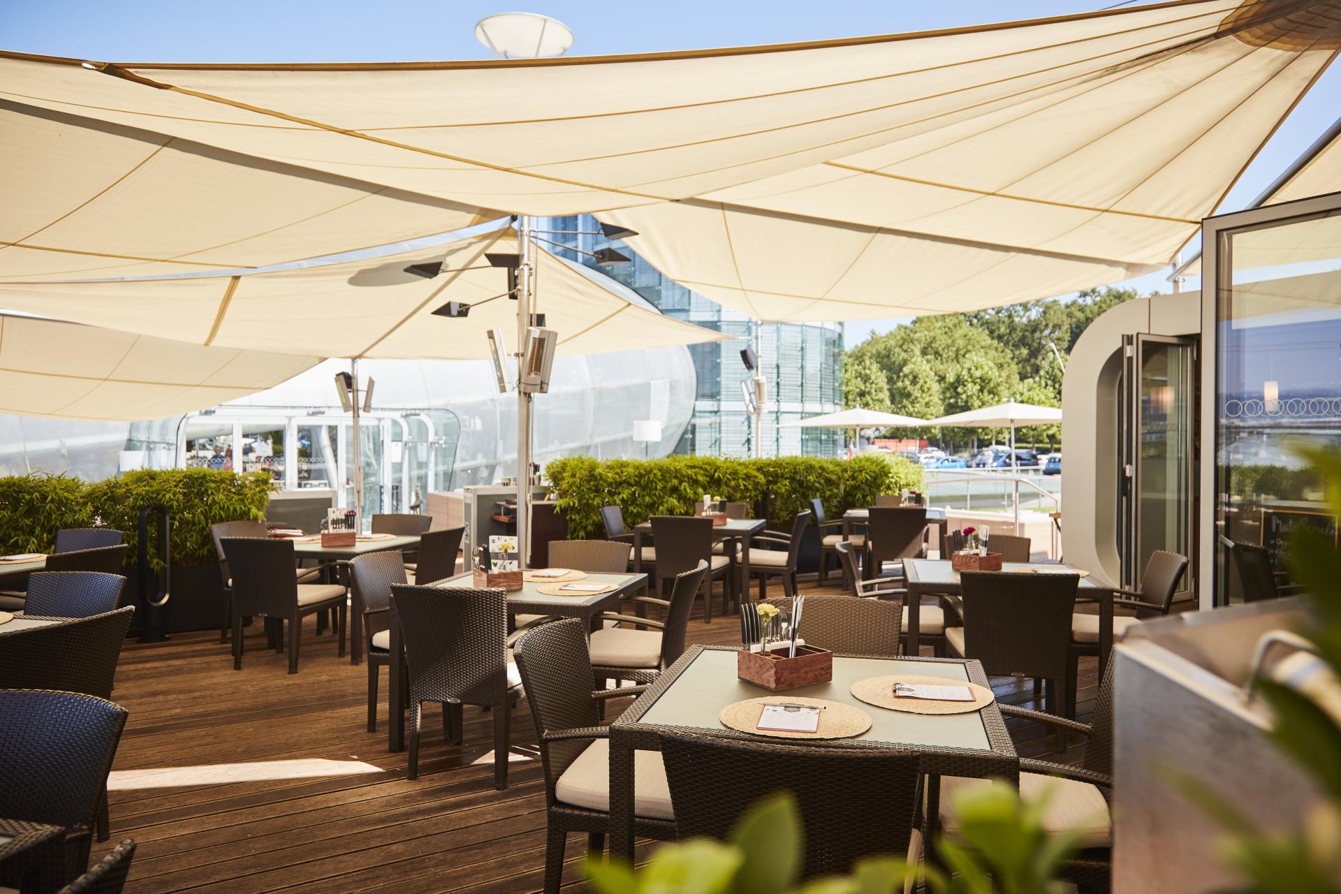 Commis de Cuisine Outdoor Lounge bei Red Bull Hangar7 GmbH in