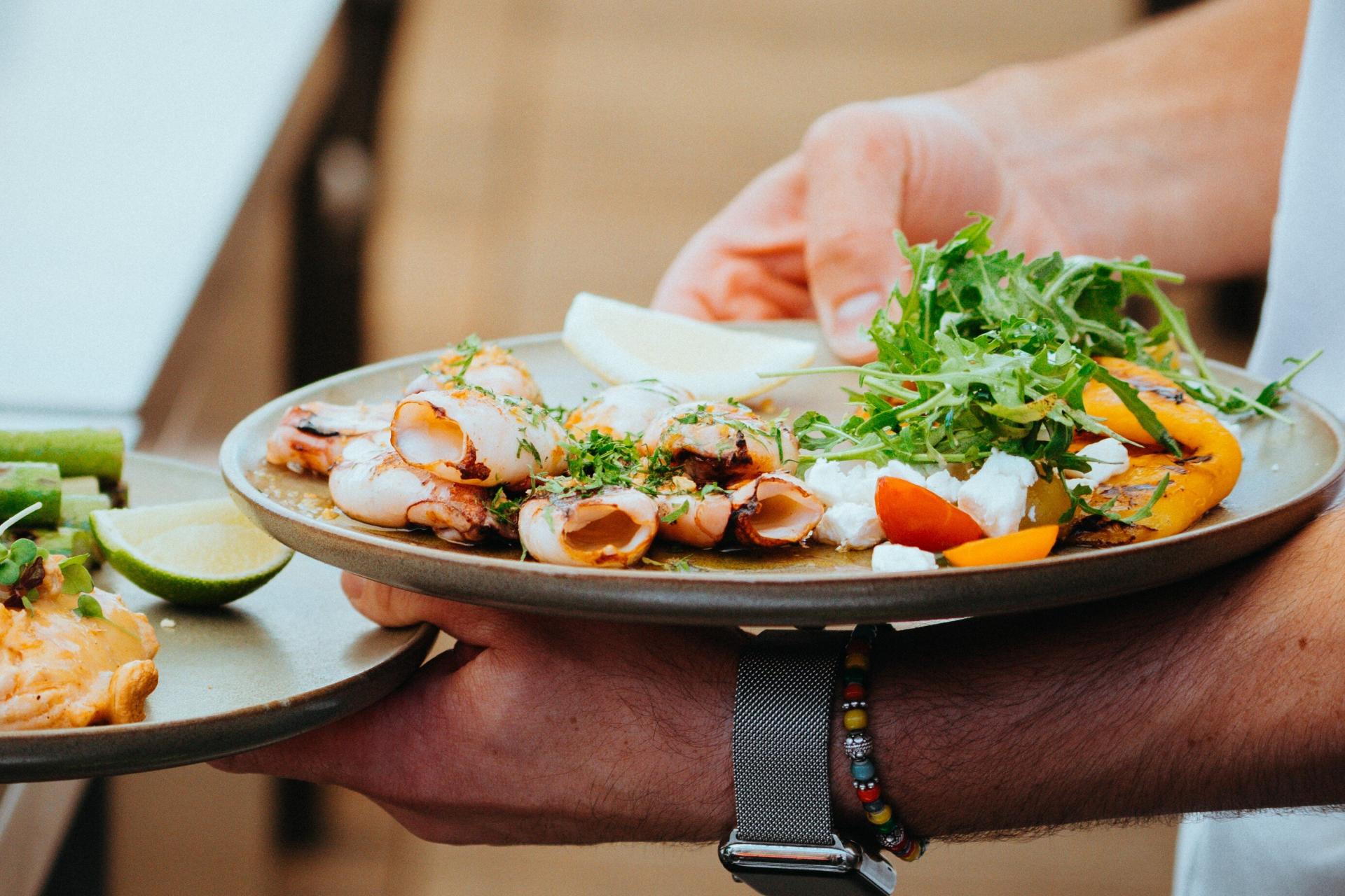Commis de Cuisine Outdoor Lounge bei Red Bull Hangar7 GmbH in