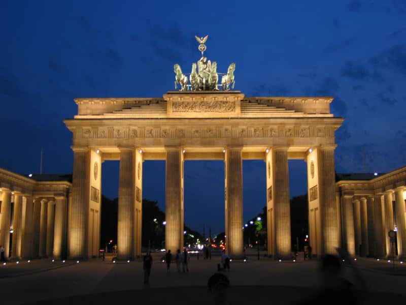 brandenburger-tor-bei-nacht-berlin-deutschland