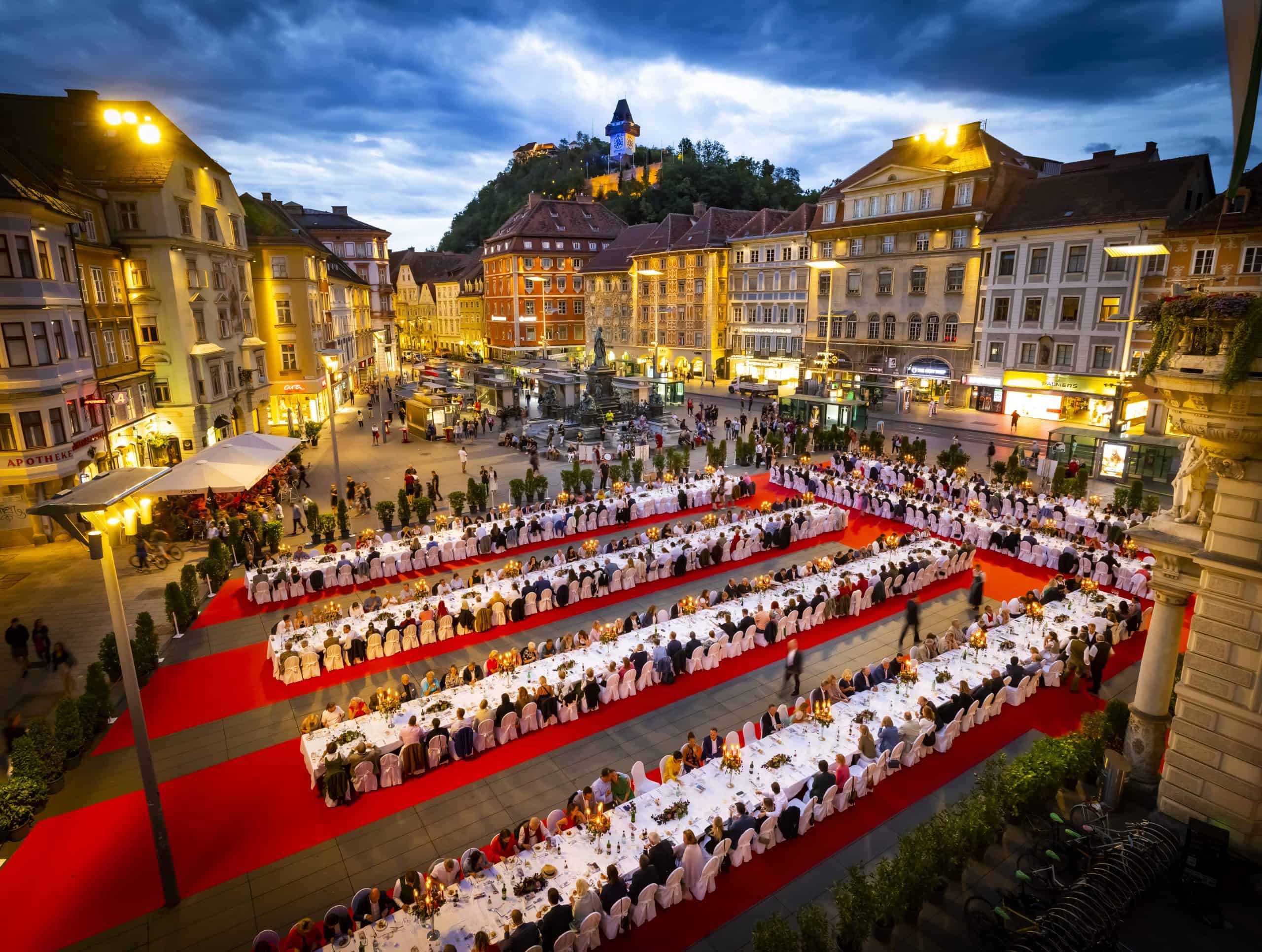 Lange-Tafel-2022-c-Graz-Tourismus-Werner-Krug-1-scaled